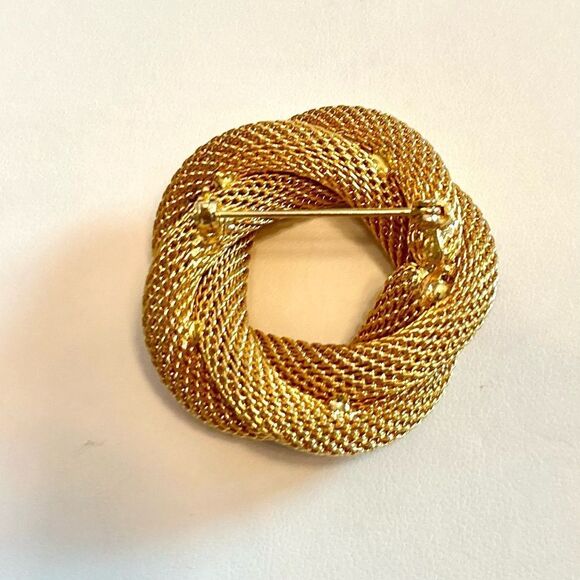 Elegant Vintage Gold Knot Brooch - Picture 3 of 4